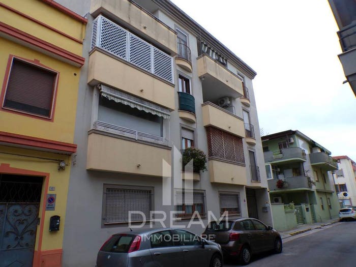 Appartamento trilocale in vendita in via Luigi Settembrini, Quartu, Quartu Sant'Elena