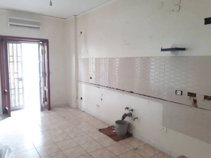 Appartamento trilocale in vendita in Via Cardinale Baronio, Secondigliano, Napoli