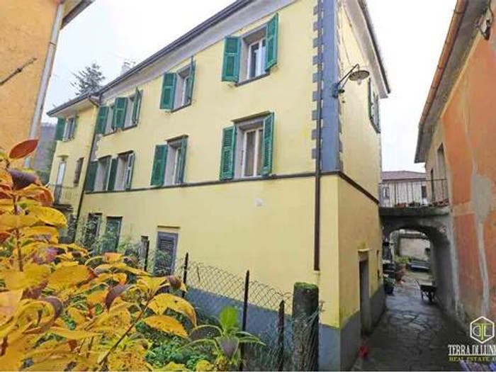 Casa con 6 locali in vendita in Mulazzo