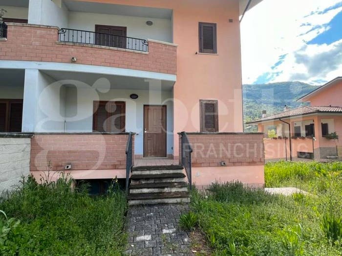 Casa con 6 locali in vendita in SSbis, Rieti
