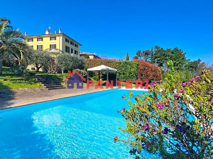 Casa con 6 locali in vendita in Via del Marginone, Montecarlo