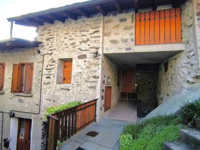 Appartamento trilocale in vendita in Via al Dosso, Centro, Lanzada