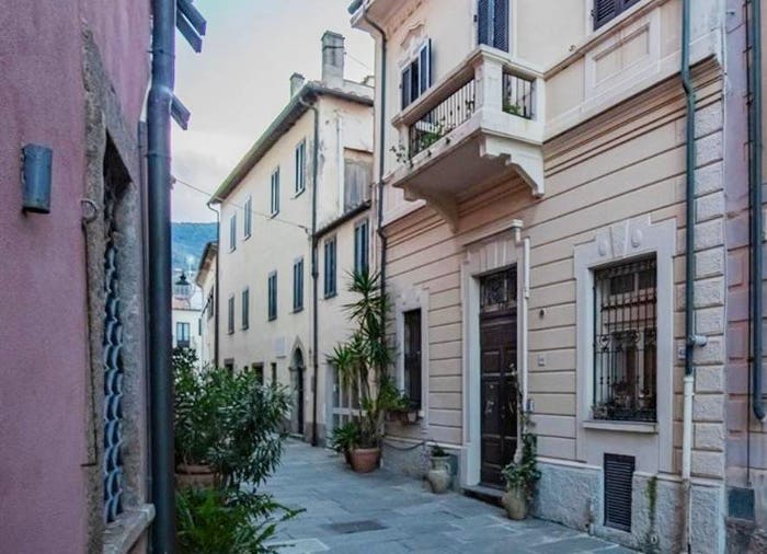 Casa con 6 locali in vendita in via garibaldi, Centro, Marciana Marina
