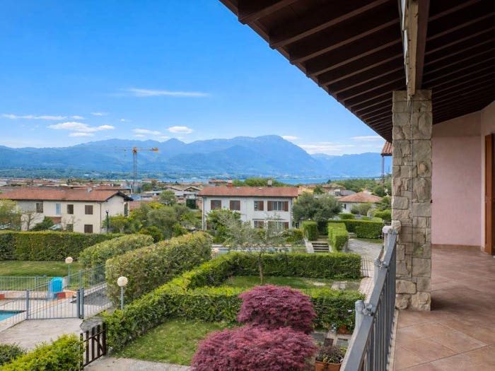 Appartamento trilocale in vendita in Via degli Alpini, Montinelle, Manerba del Garda