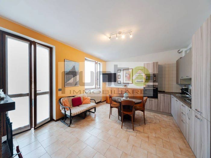 Appartamento quadrilocale in vendita in Via Case Nuove, Colico Piano, Colico