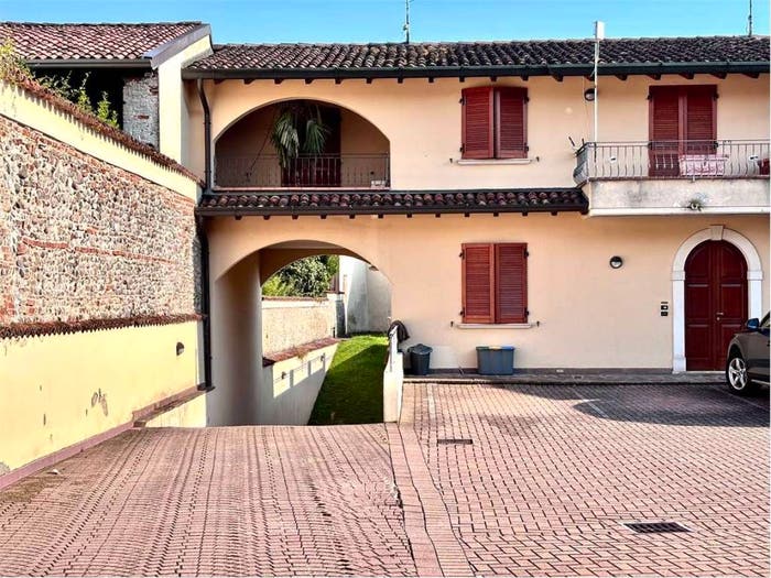 Appartamento trilocale in vendita in via cavour, Centro, Ghedi