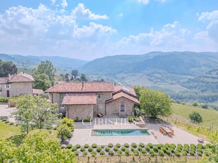 Casa con 6 locali in vendita in Cossano Belbo