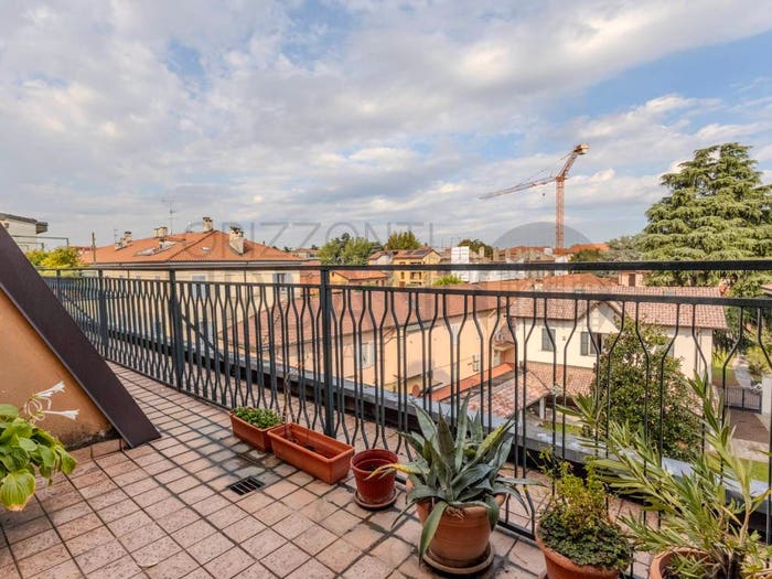 Casa quadrilocale in vendita in Via Dante Alighieri, Centro, Cesano Boscone