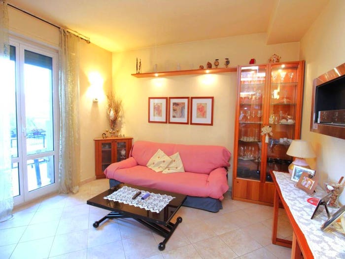 Appartamento trilocale in vendita in Via Cefalonia, Musocco, Milano