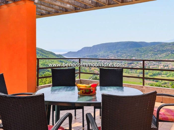Appartamento trilocale in vendita in Via Boffenigo, Costermano sul Garda