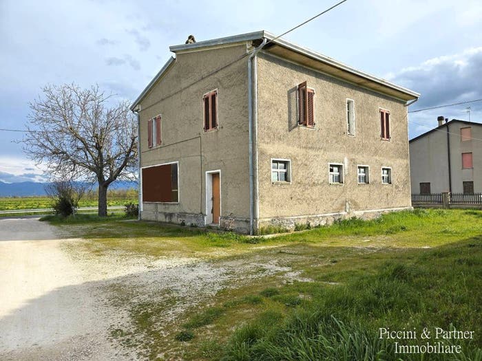 Casa con 6 locali in vendita in Via Tordandrea, Bettona
