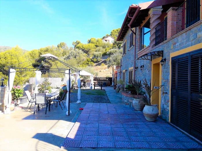 Casa con 5 locali in vendita in Seborga