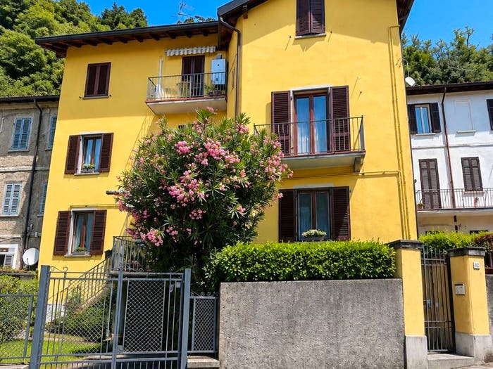 Appartamento trilocale in vendita in Via Rienza, Camnago Volta, Como