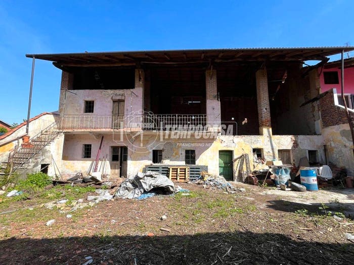 Casa con 6 locali in vendita in Via Cairoli, Foglizzo