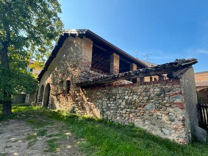 Casa con 6 locali in affitto in Via Federico Confalonieri, Centro, Sumirago