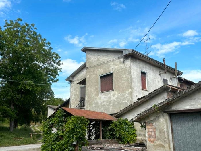 Appartamento quadrilocale in vendita in Strada Val Sporzana, Respiccio, Fornovo di Taro