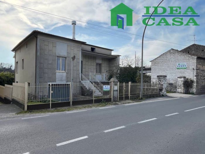 Casa con 6 locali in vendita in Via Sicopoli, Triflisco, Bellona