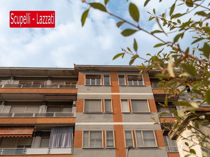 Appartamento trilocale in vendita in Via Novembre, Centro, Casteggio