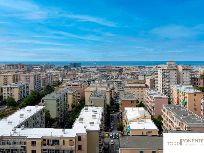 Appartamento trilocale in vendita in Via Chiaravagna, Sestri Ponente, Genova