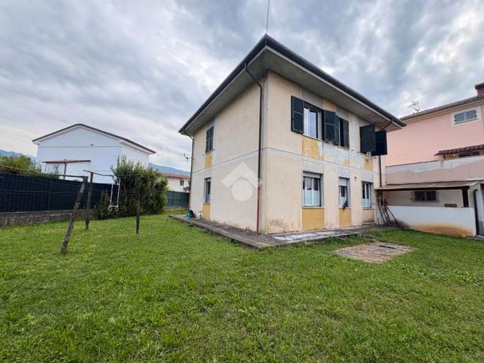 Casa bilocale in vendita in Via Aurelia Ovest, Romagnano, Massa