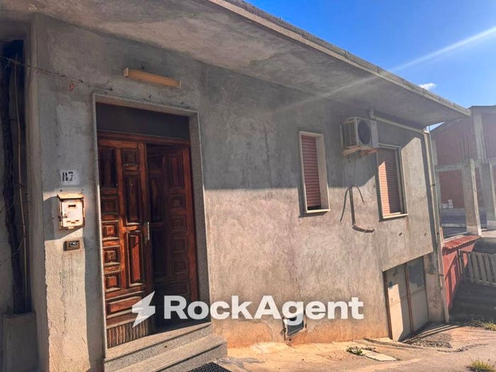 Casa quadrilocale in vendita in Via Rione Garreffa, Benestare
