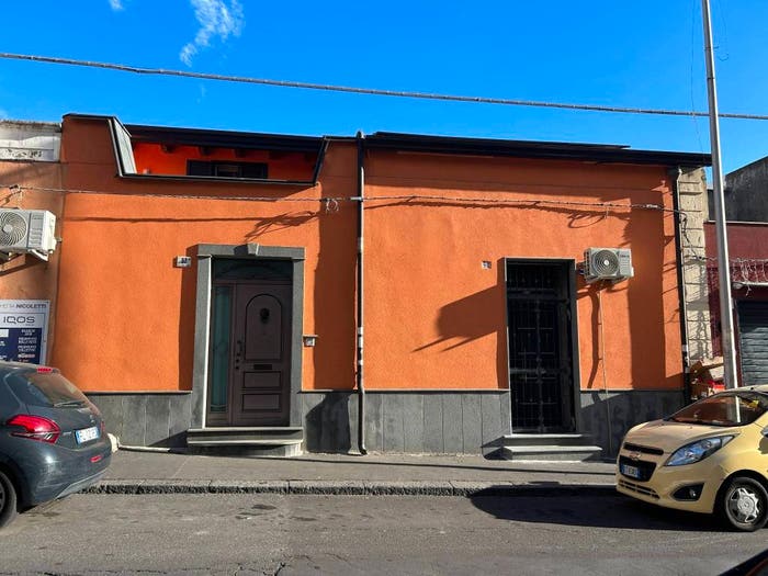 Casa con 6 locali in vendita in Via Duca degli Abruzzi, Picanello, Catania