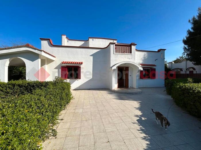 Casa con 6 locali in vendita in VIA MIMOSE, Leporano Marina, Leporano