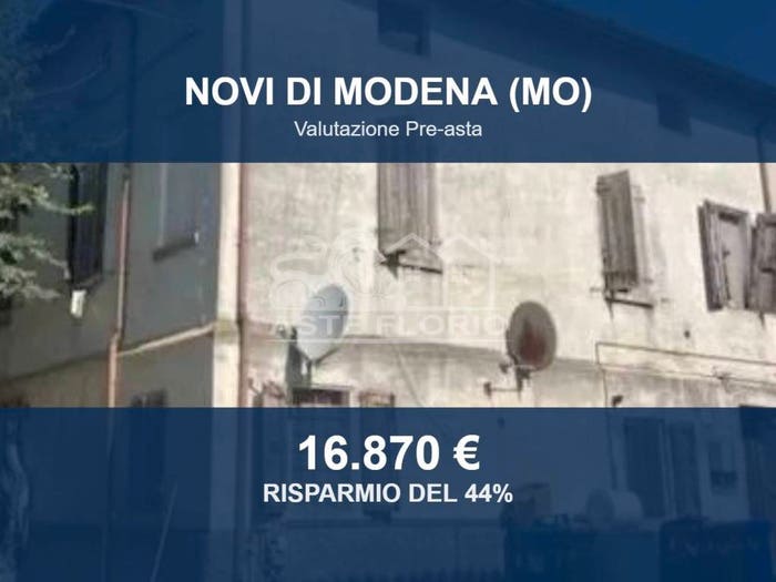 Appartamento con 6 locali in vendita in Via Gazzoli, Centro, Novi di Modena