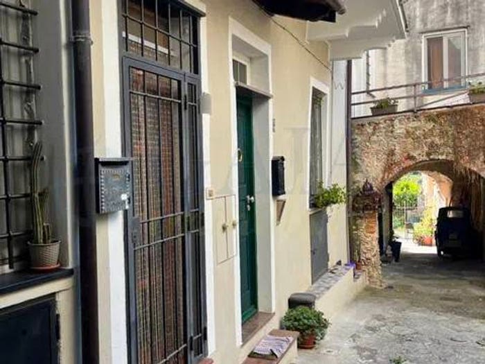 Casa quadrilocale in vendita in Piazza San Rocco, Centro, Toirano