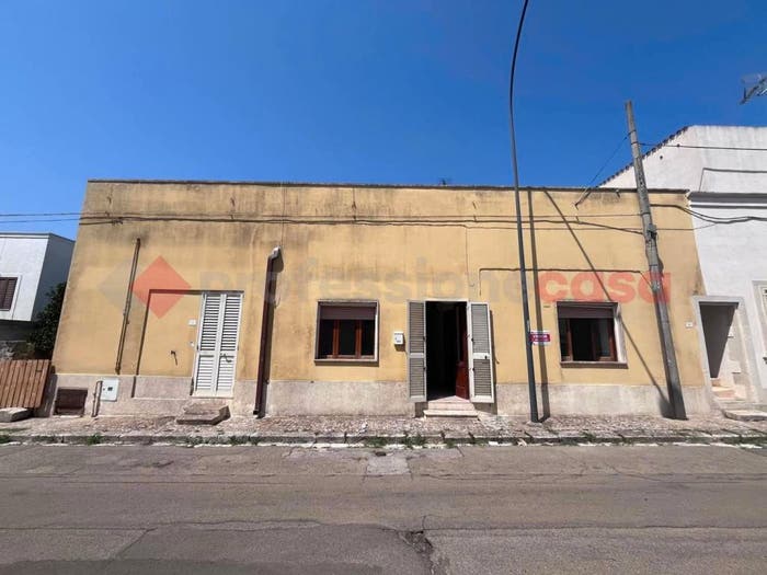 Casa con 5 locali in vendita in Via Toti, Centro, Poggiardo