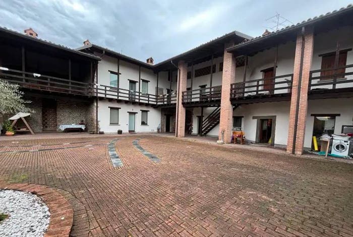 Casa con 6 locali in vendita in Via Piave, Madone