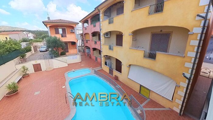 Appartamento trilocale in vendita in Via del Colle, Viddalba