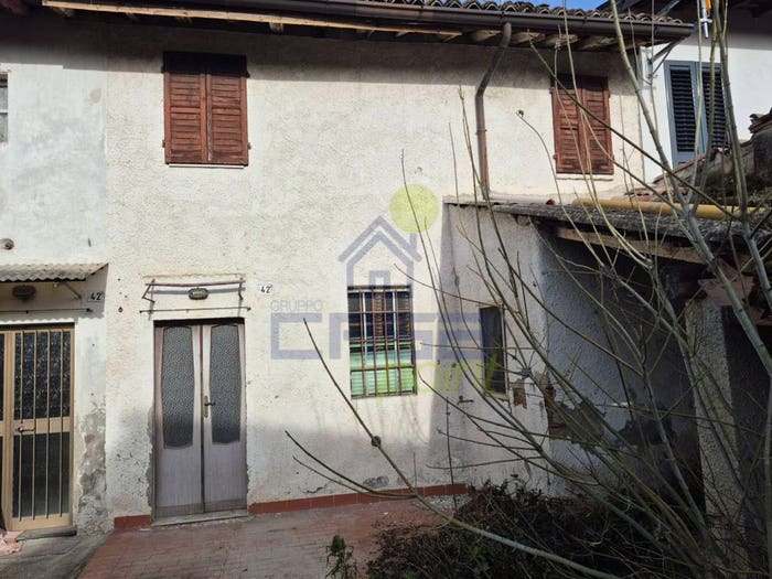 Casa con 5 locali in vendita in VIA CAIROLI, Azzanello