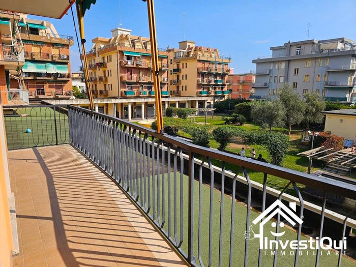 Appartamento quadrilocale in vendita in Via Giardini, Borghetto Santo Spirito