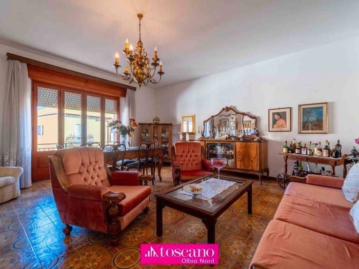 Casa quadrilocale in vendita in Via Ruggero Leoncavallo, San Nicola, Olbia