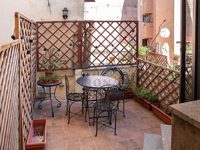 Appartamento bilocale in vendita in Vicolo del Cedro, Trastevere, Roma