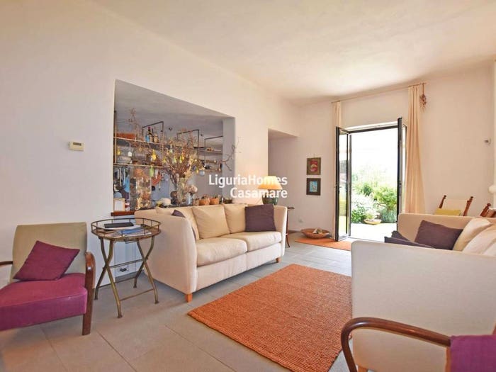 Appartamento con 6 locali in vendita in Via Bosco di Carlo, Villafranca, Garlenda