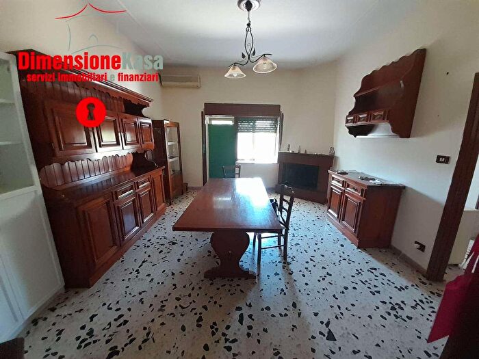 Casa quadrilocale in vendita in Via Nazionale delle Puglie, Comiziano