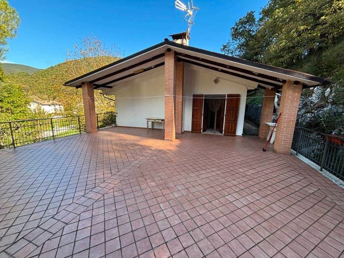 Appartamento trilocale in vendita in Castello, Fiuminata