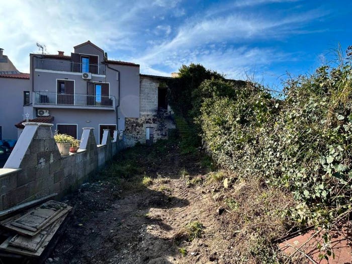 Casa con 6 locali in vendita in Via Carlo Felice, Torralba