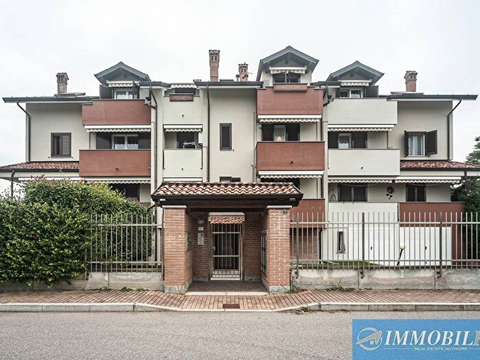 Appartamento trilocale in vendita in Via Giorgio Amendola, Centro, Arluno