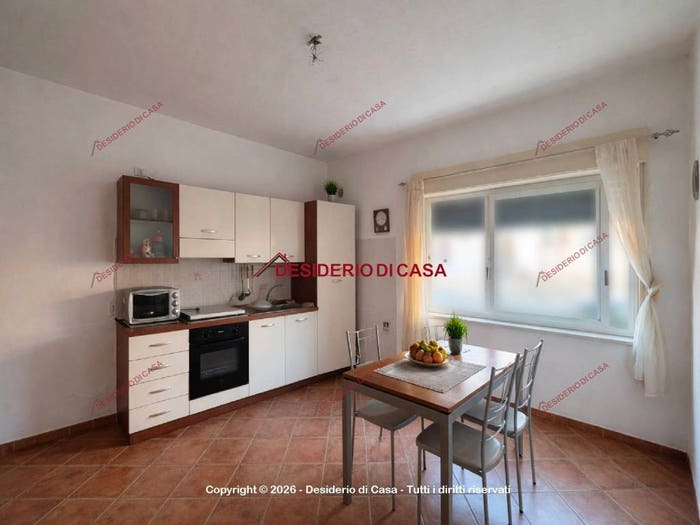 Appartamento trilocale in vendita in Via Vincenzo Bellini, Oliveri