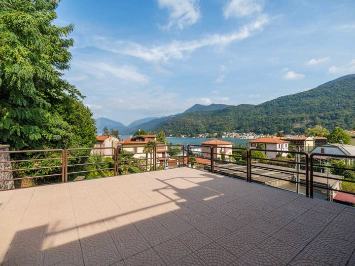 Casa con 5 locali in vendita in Porto Ceresio