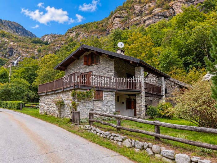 Casa trilocale in vendita in Ghiglieri, Locana