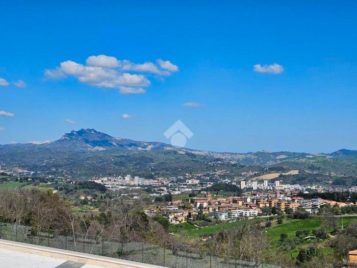 Appartamento trilocale in vendita in Via Roma, Centro, Folignano