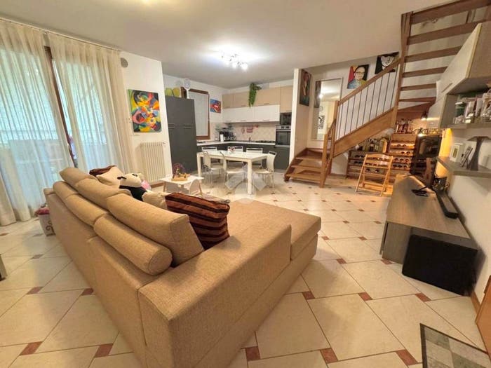 Casa quadrilocale in vendita in Via Ostiglia, Centro, Piombino Dese