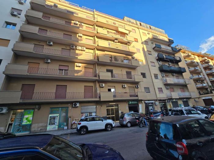 Appartamento trilocale in vendita in Via Serradifalco, Malaspina, Palermo