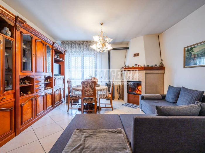 Appartamento quadrilocale in vendita in Via Giannino Zanelli, Centro, Pavullo nel Frignano