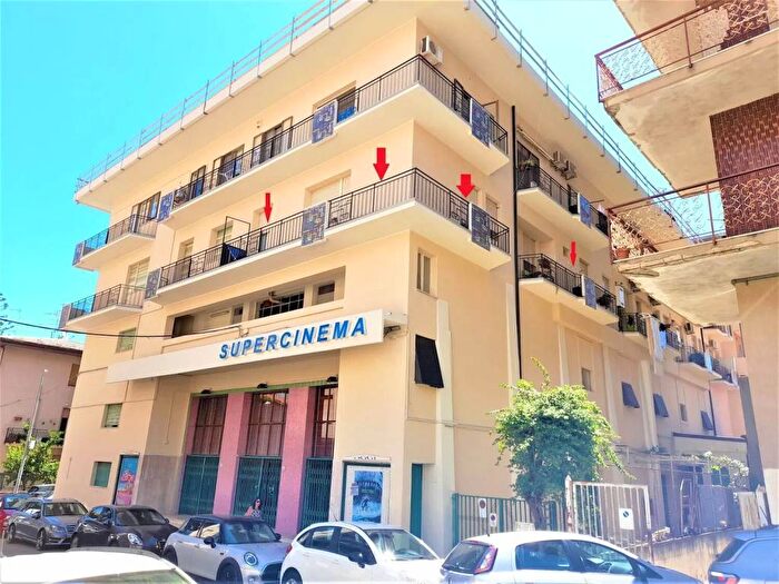 Appartamento con 5 locali in vendita in Via Barone Paparo, Soverato Marina, Soverato