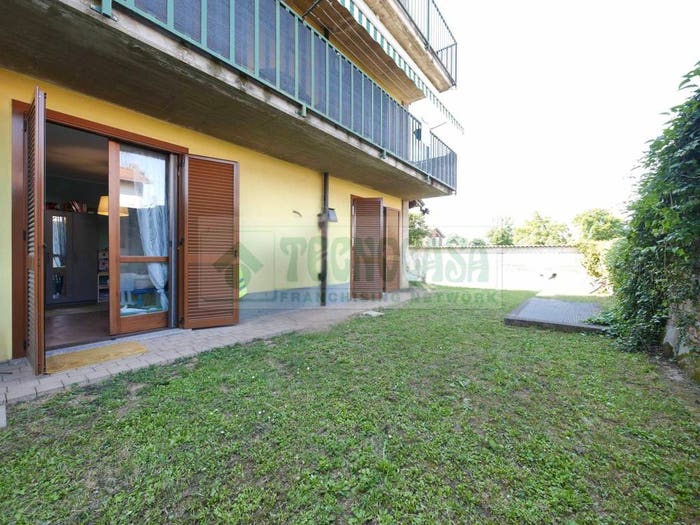 Appartamento trilocale in vendita in Via Sante Giulie, Villanuova, Torre Pallavicina